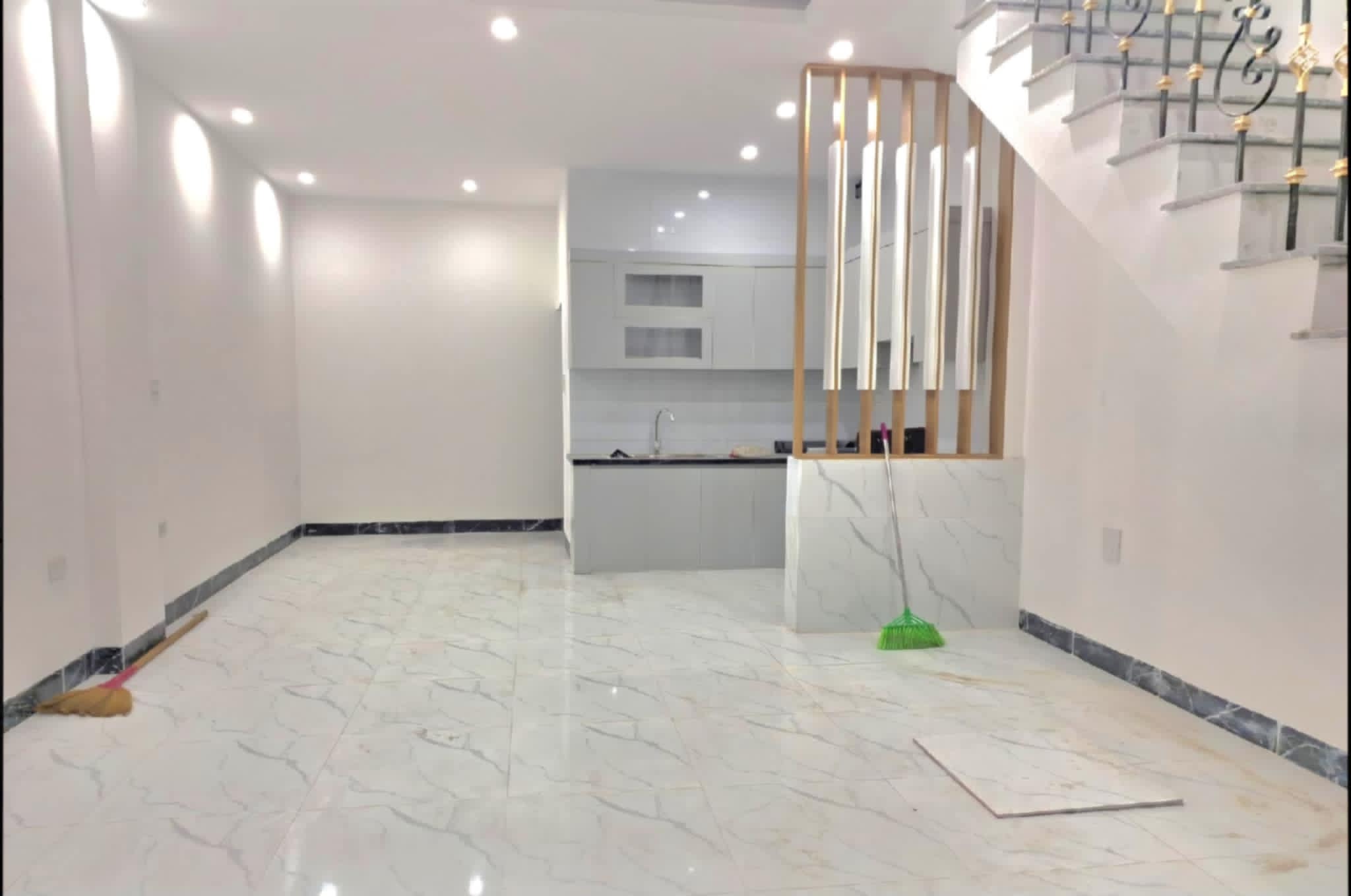 NHANH CÒN KỊP NHÀ ÂU CƠ TT TÂY HỒ MỚI KOONG FULL NỘI THẤT 50M X 3 TẦNG MT 4,6M 3,85 TỶ